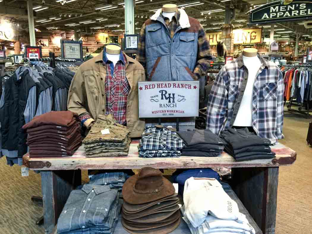 bass-pro-flexible-tabletop-display-6 bass pro freestanding tabletop displays