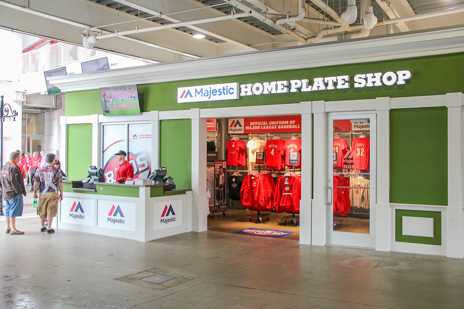 majestic-pop-up-store