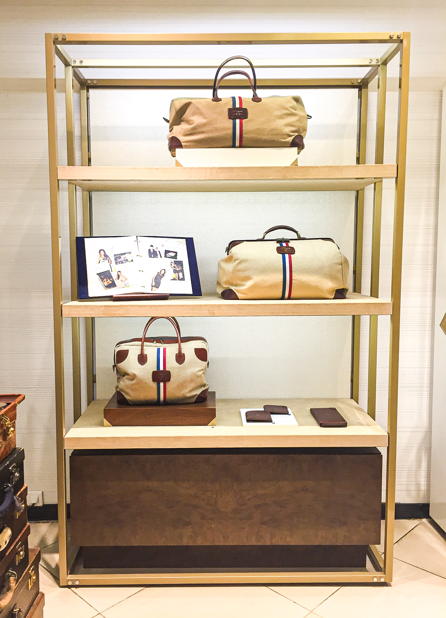 ST Dupont-4216 Custom Display Case