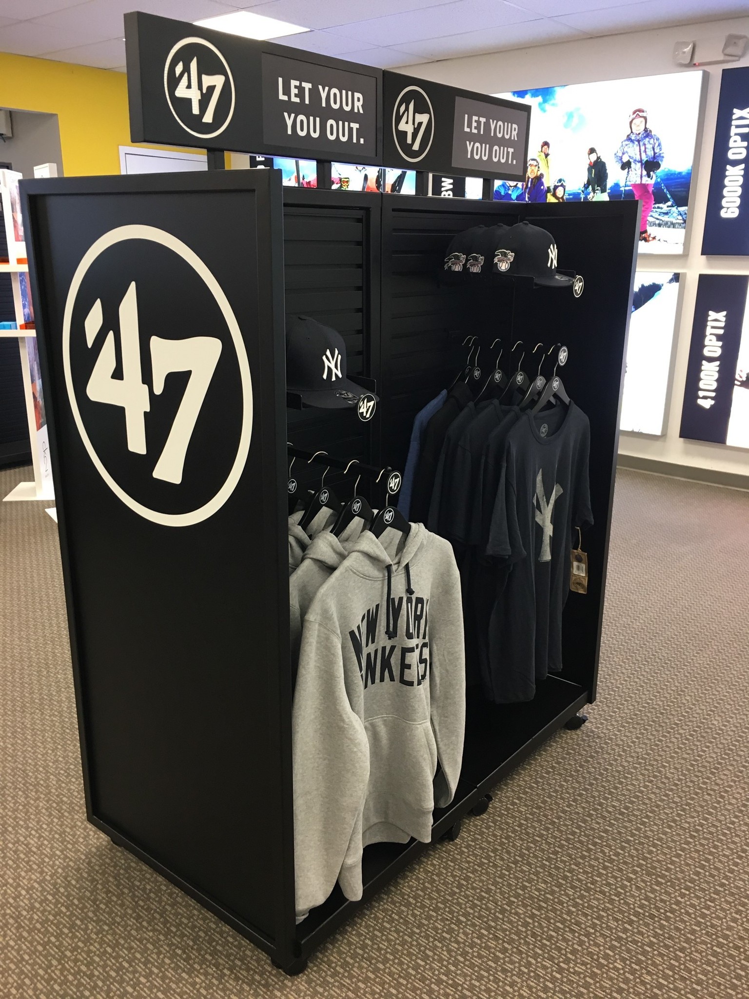 47 Brand Merchandisers UNEDITED (2)-X4 modular hat merchandise system
