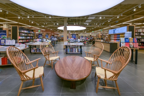 43916-v1-600x-M Barnes and Noble Suspended Lightbox