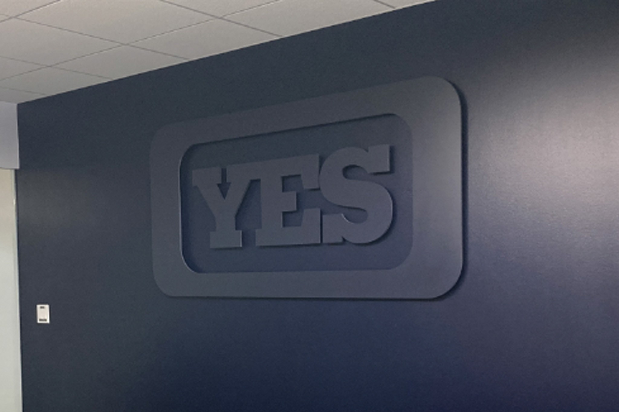 Yankee-Install-4 MODify Retail Fixtures