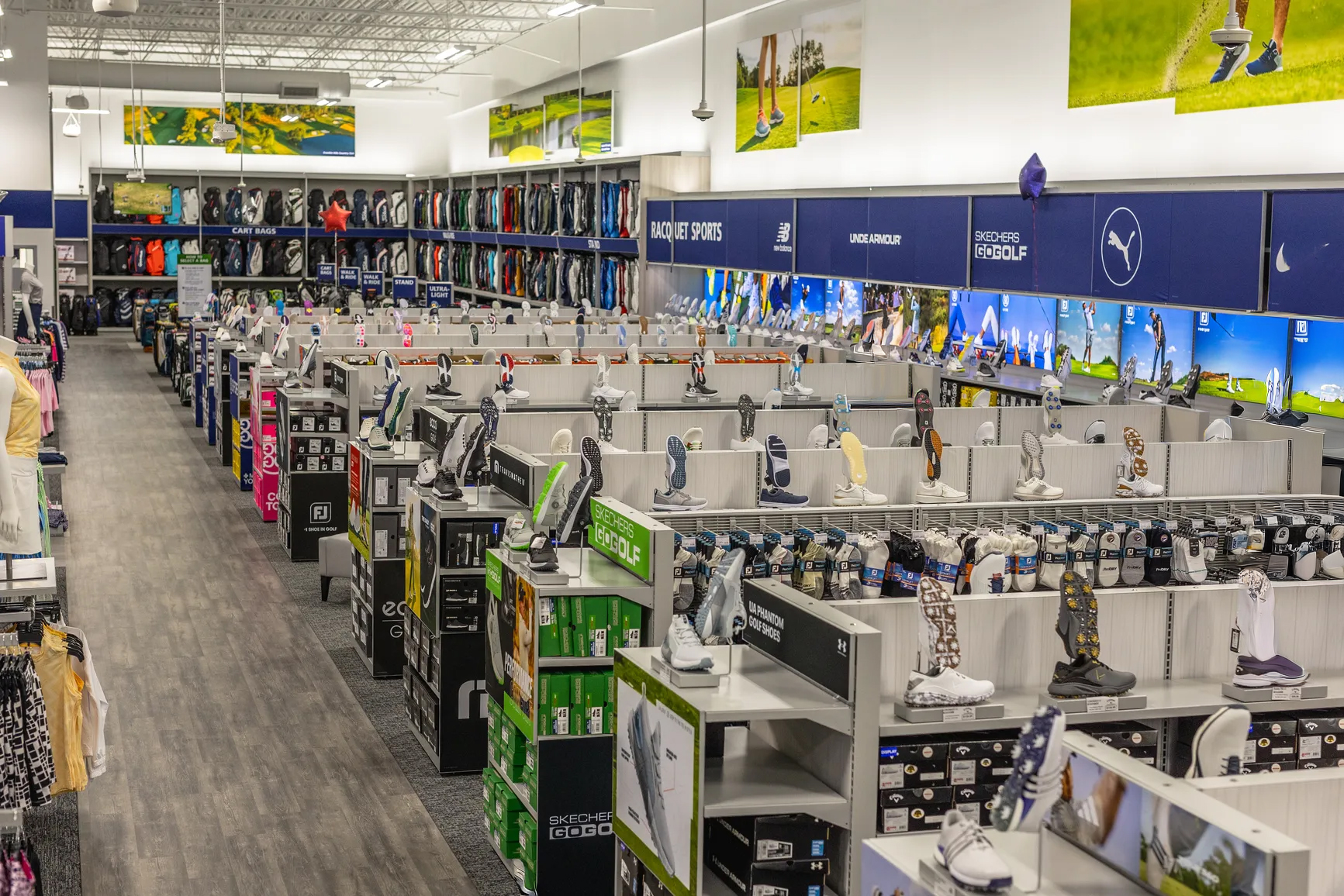 82236953007-pgatssgo-interior-8 end cap displays